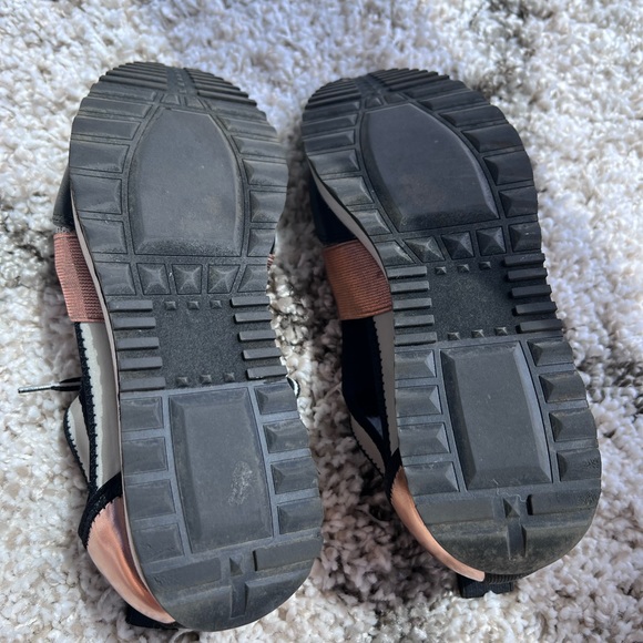 Very New - Steven Madden Sandals Sneakers - Picture 5 of 5